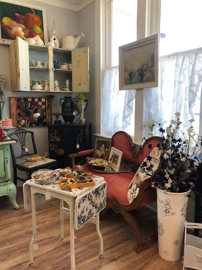 Sea La Vie Vintage Shoppe - Fort Bragg | Updated Hours, Contacts & Photos