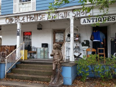 Old Blue House Antiques - Houston, Texas 77098