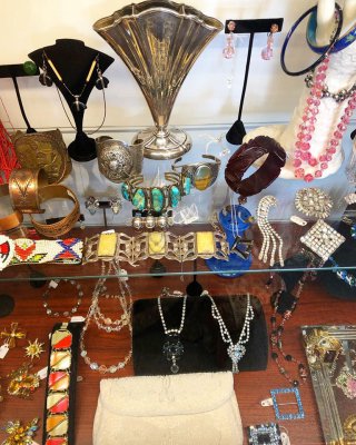 Cole Valley Antiques / The Eclectic Collective - San Francisco, California 94117